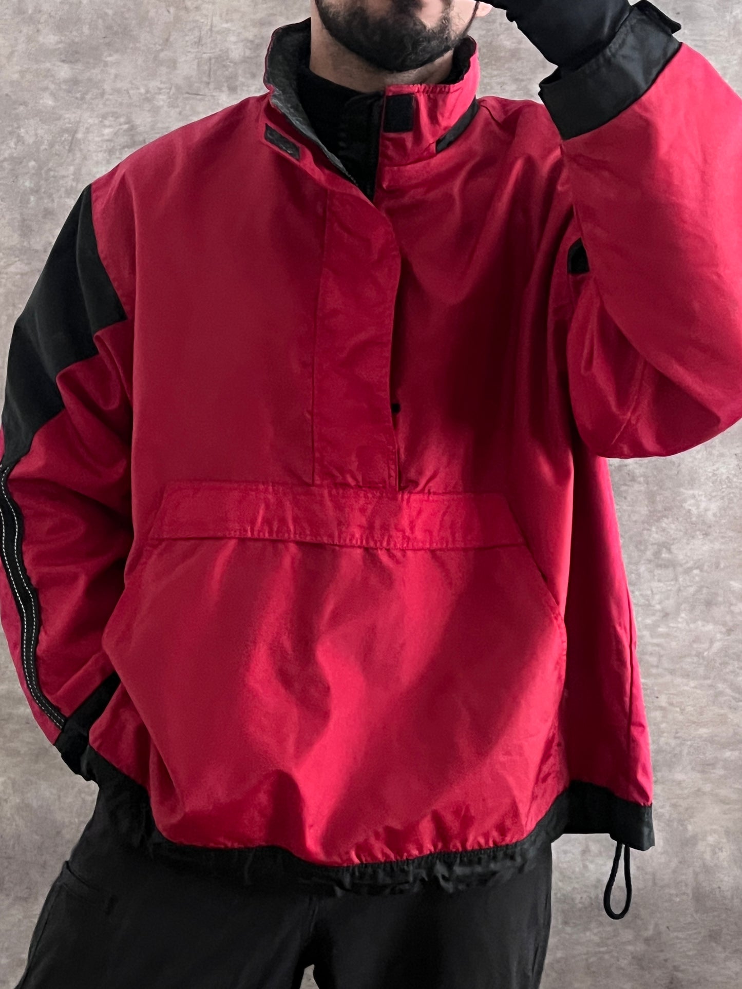 RED JACKET (L)