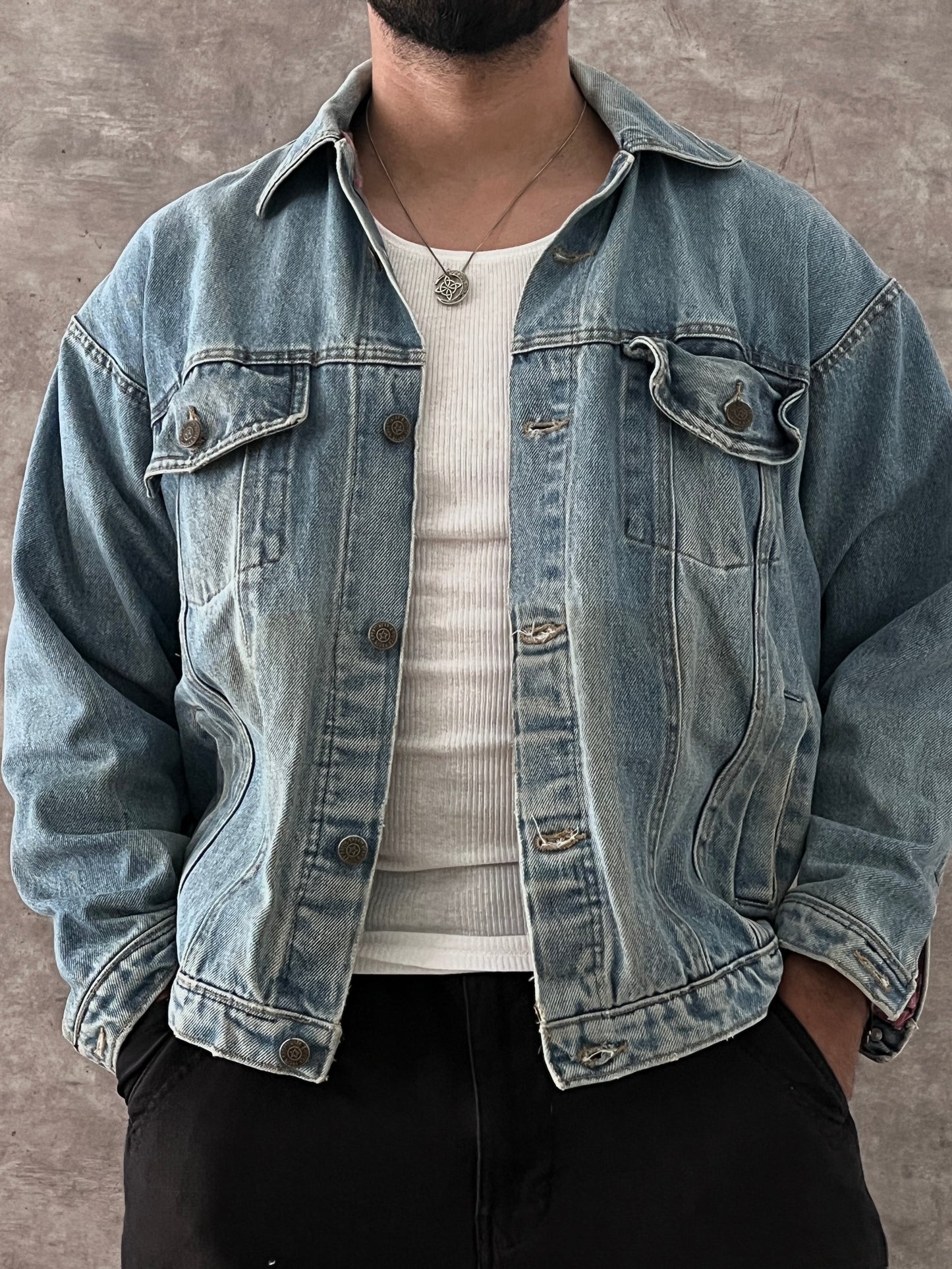 VINTAGE DENIM TRUCKER JACKET (S)