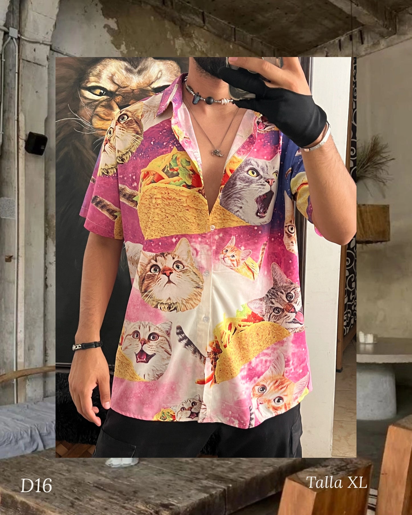 Cat tacos shirt (XL)