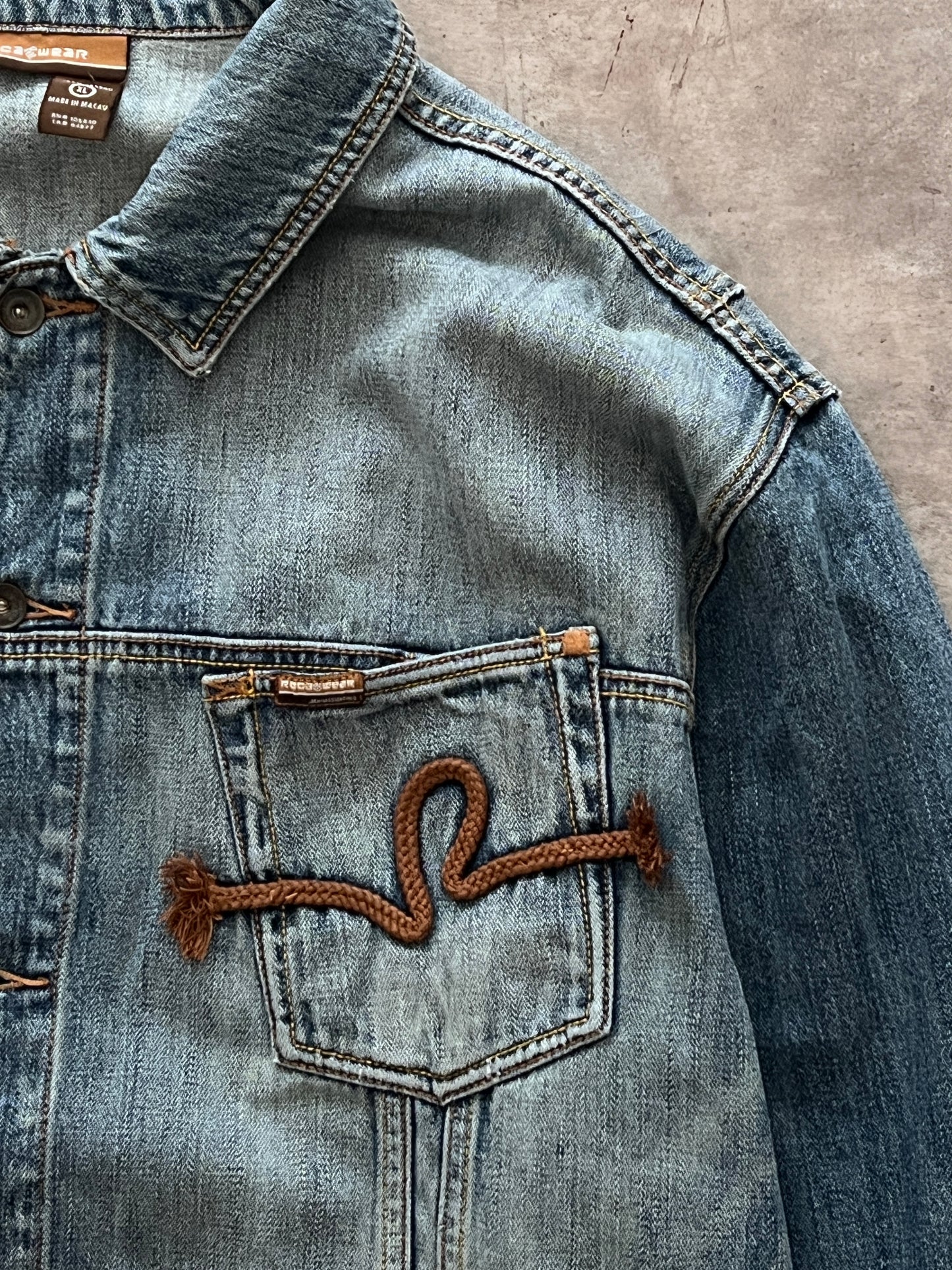 COWBOY DENIM JACKET (XL)