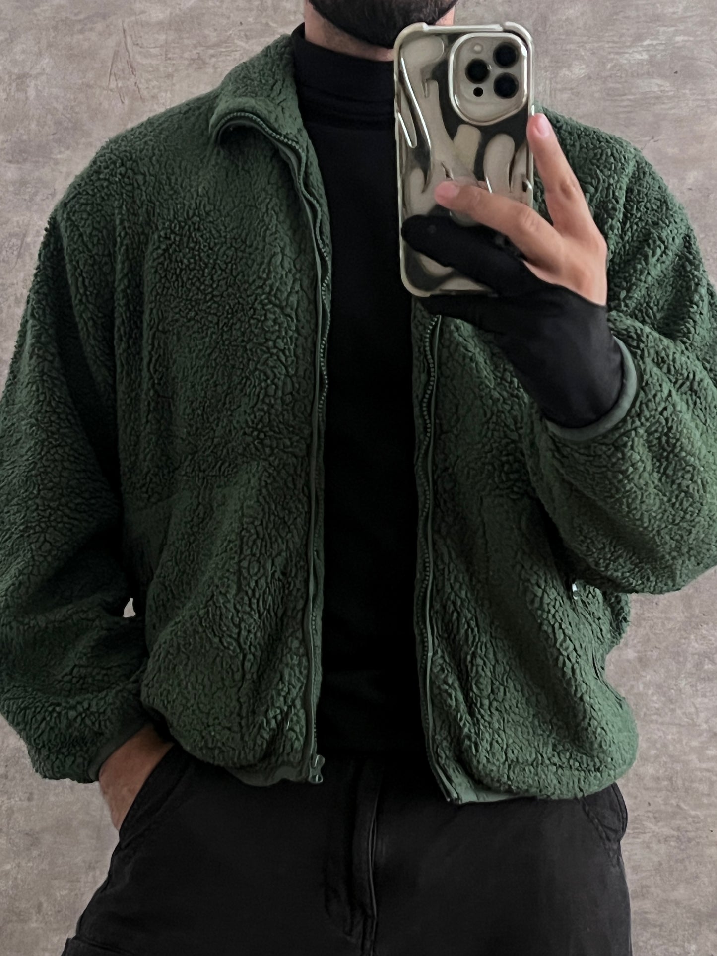 GREEN SWEATER BOXY FIT (S/M)
