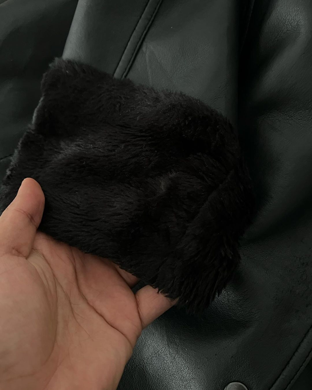 Cazadora de piel sintética