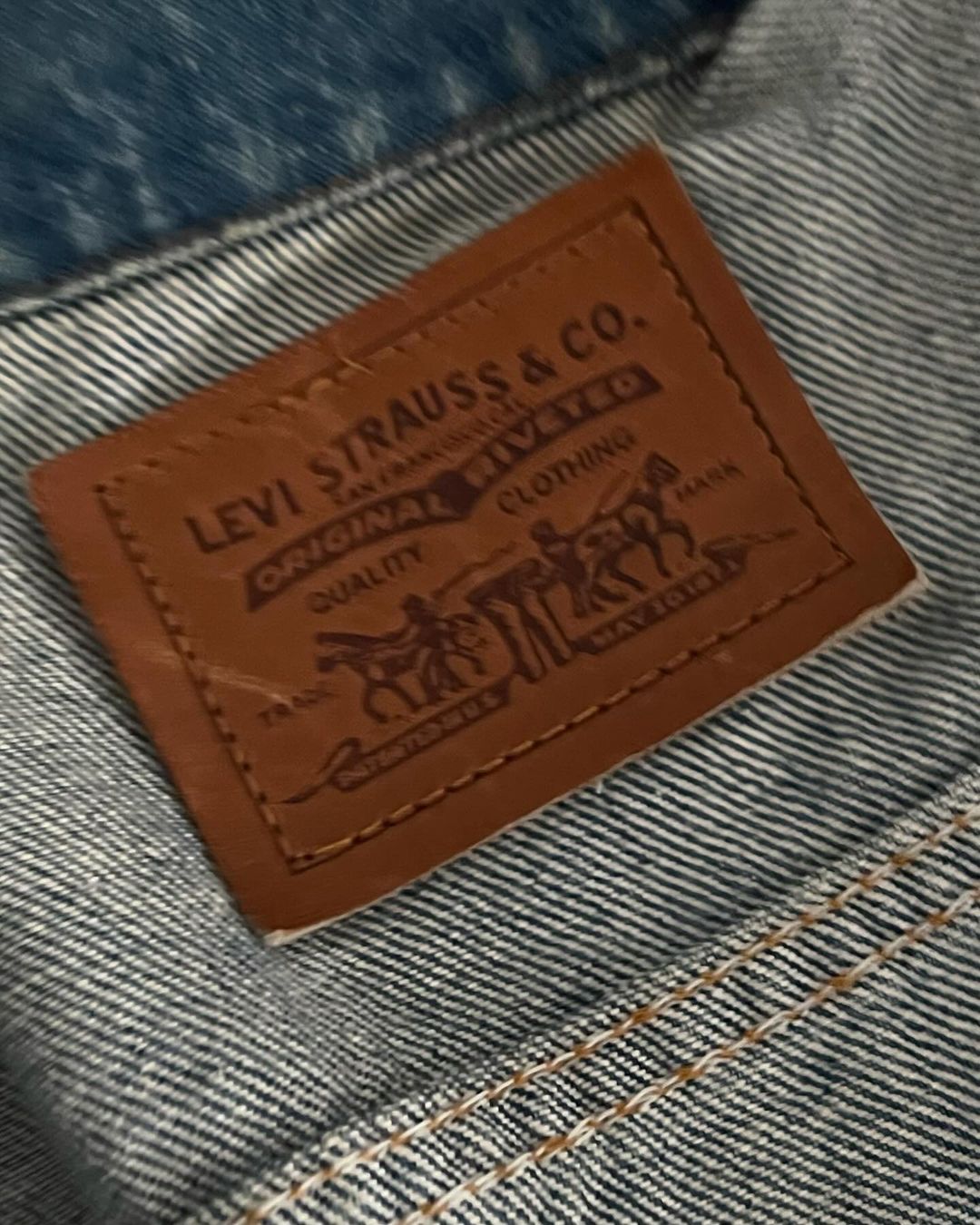 Chamarra Levi’s Talla L
