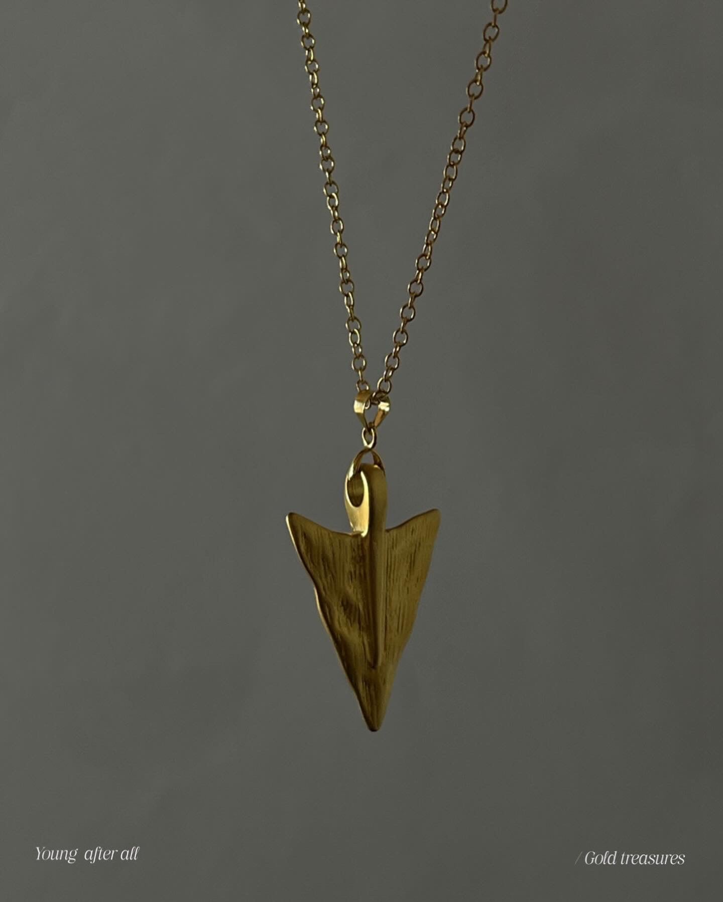 Arrow / Gold treasures