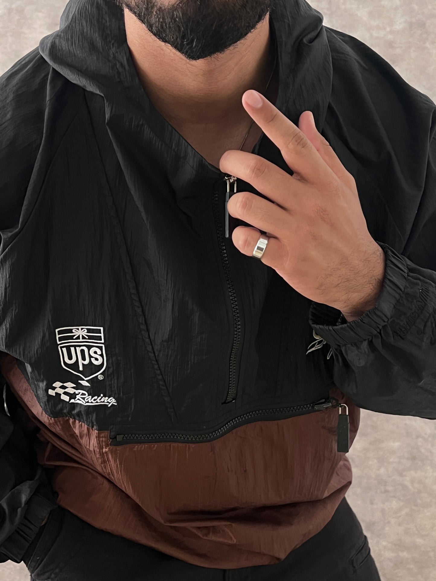 10. RACER WINDBREAKER (M)