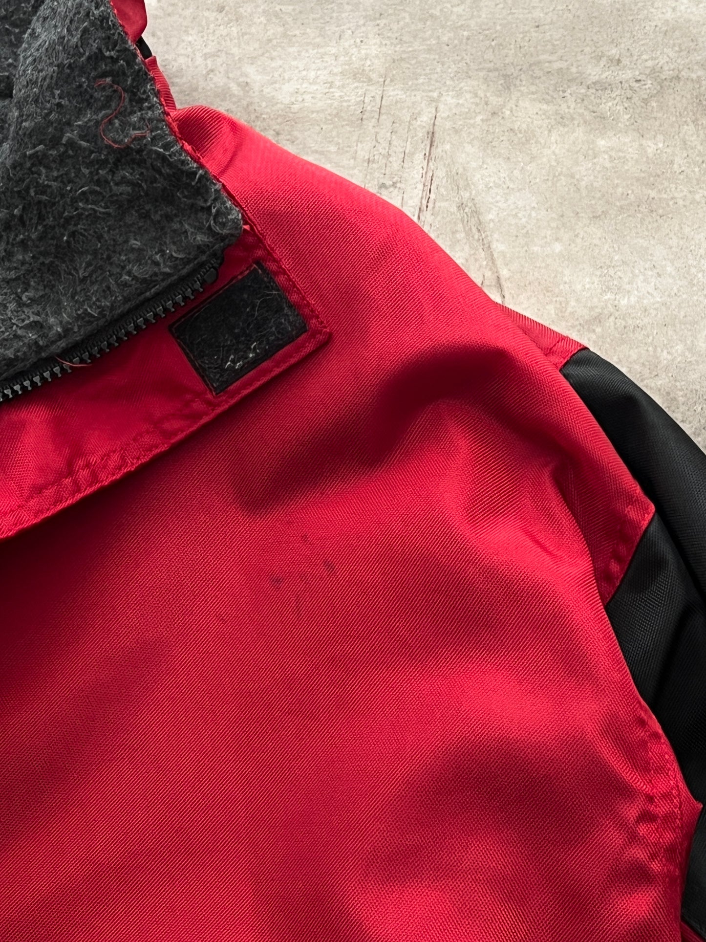 RED JACKET (L)