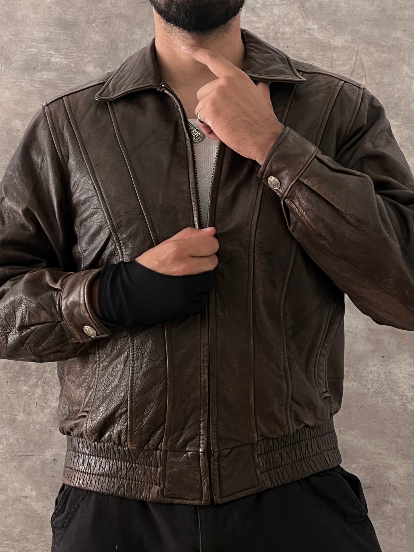 BROWN LEATHER JACKET (S)