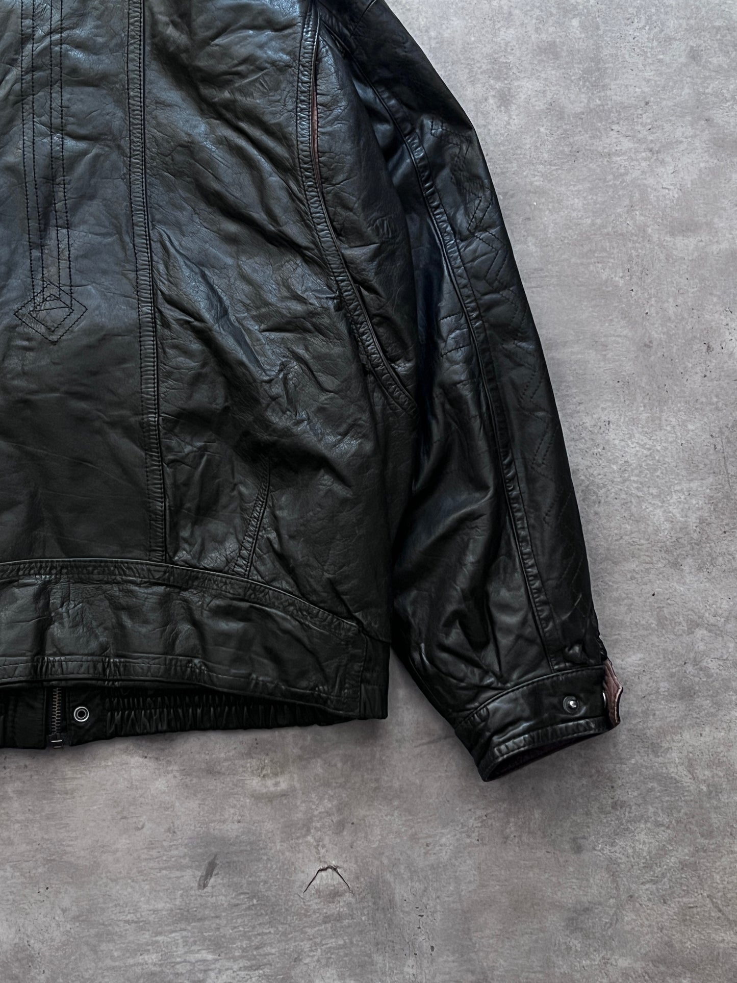 VINTAGE LEATHER JACKET (XL)
