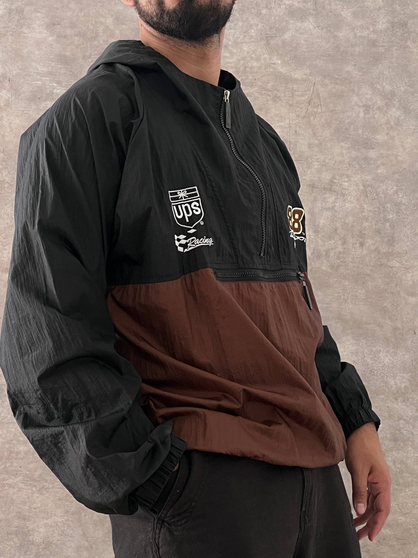 10. RACER WINDBREAKER (M)