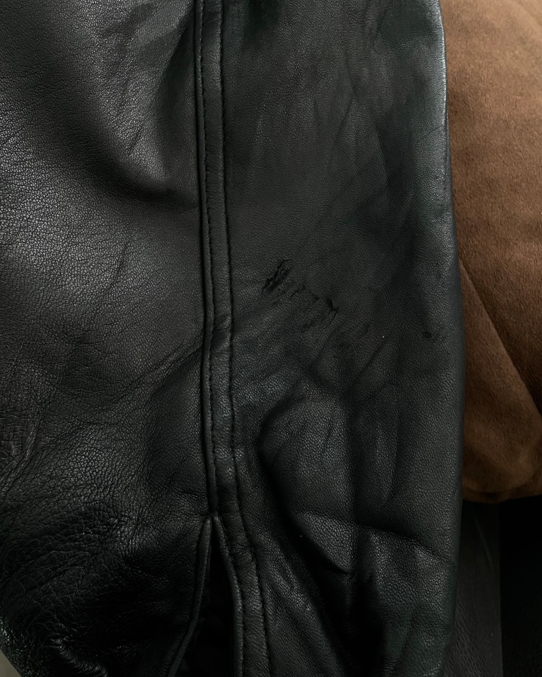 BOMBER LEATHER JACKET (M)