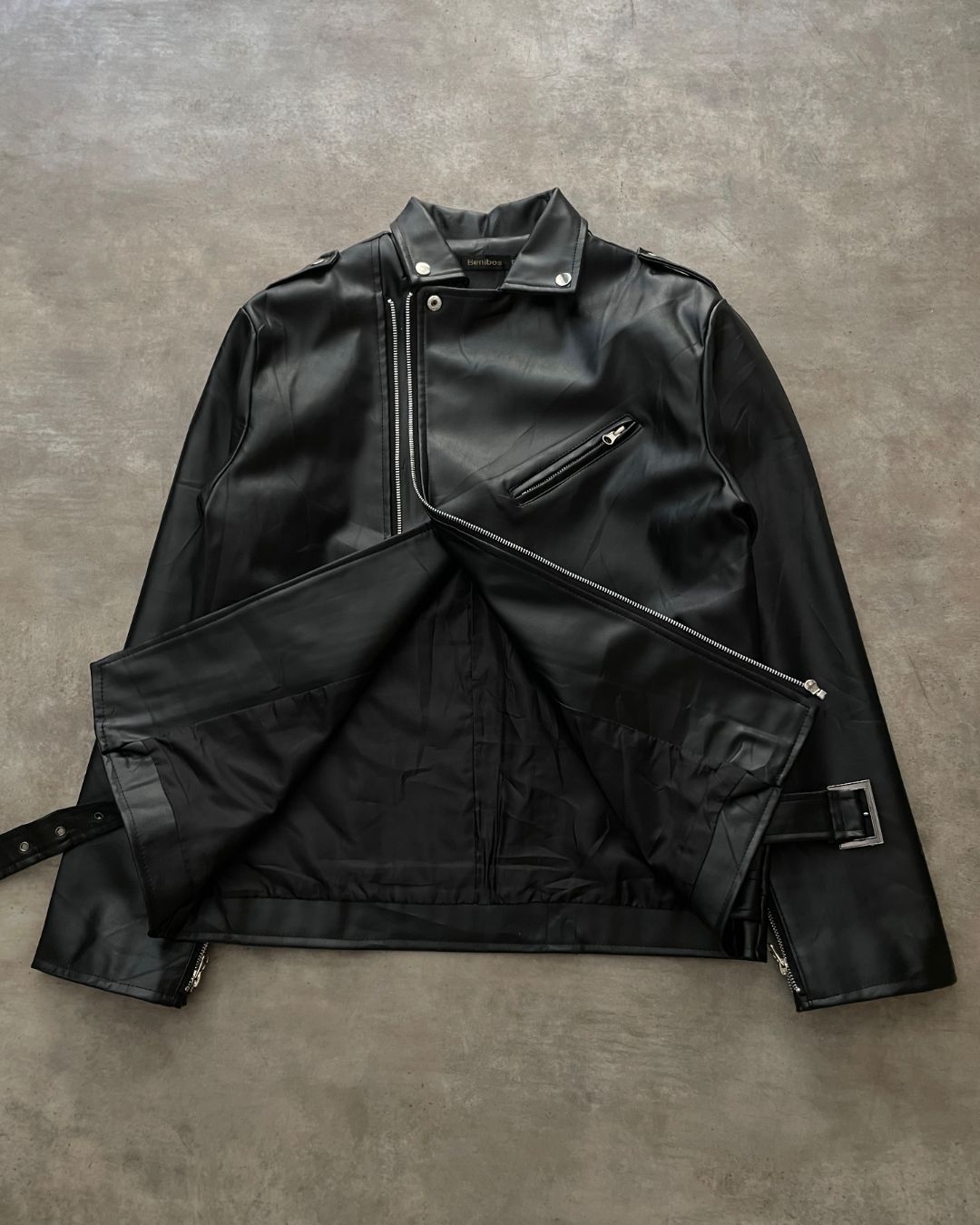 FAUX LEATHER JACKET (M)