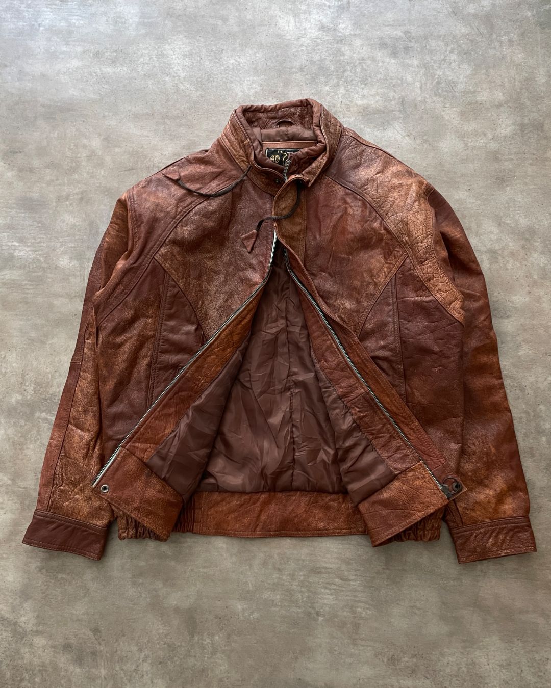 LEATHER BOMBER JACKET. (M)