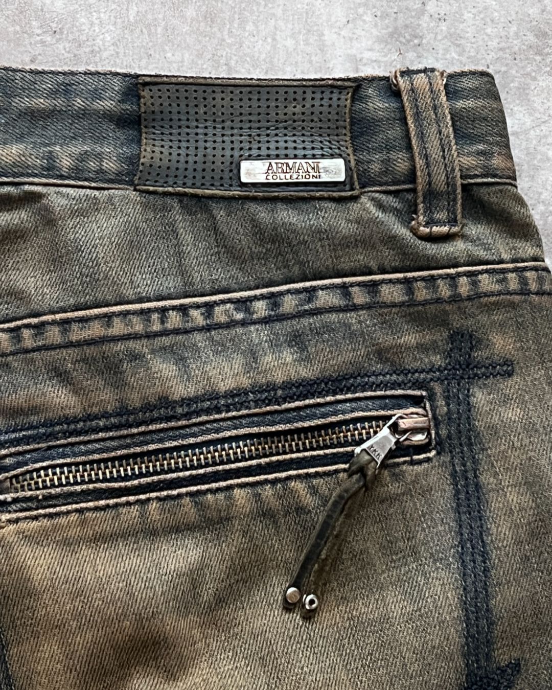 COWBOY DISTRESSED JEANS ARMANI (33)