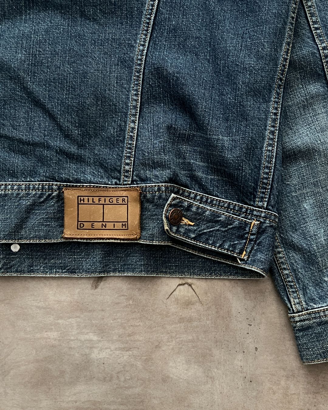 VINTAGE TOMMY H DENIM JACKET (L)