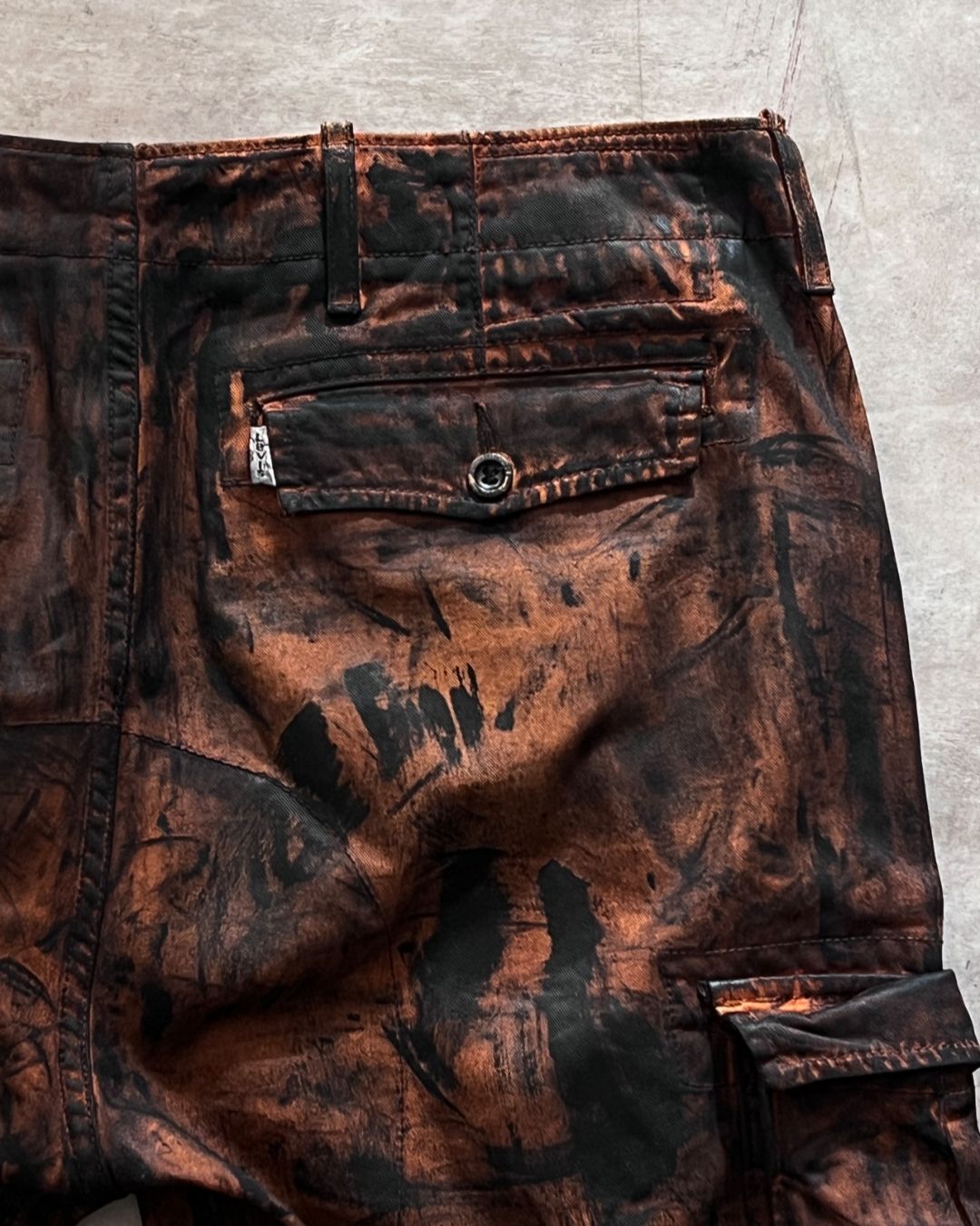 INDUSTRIAL DISTRESSED JEANS LEVI'S (33X32)