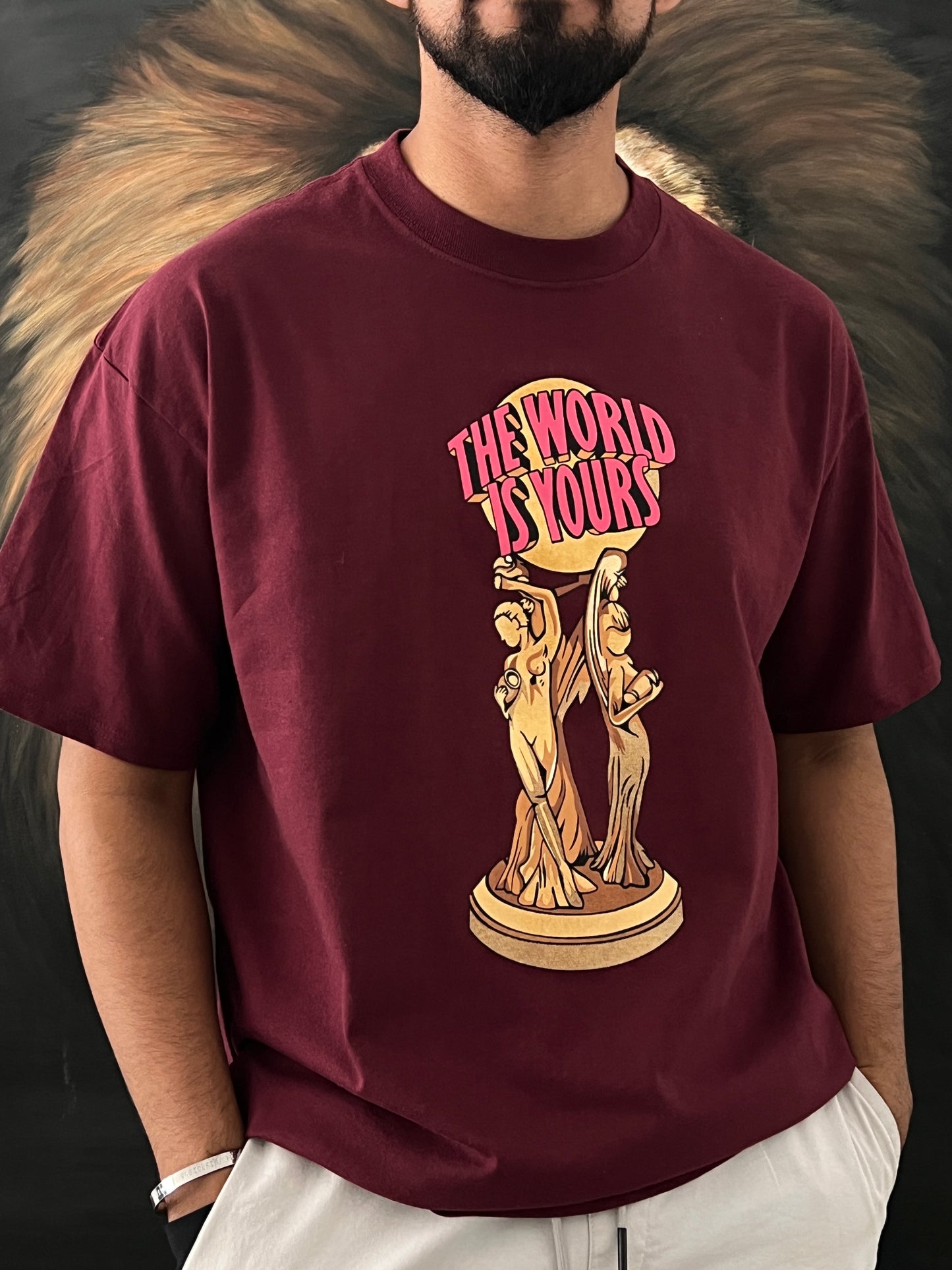 Tee The World Is Yours (XL)