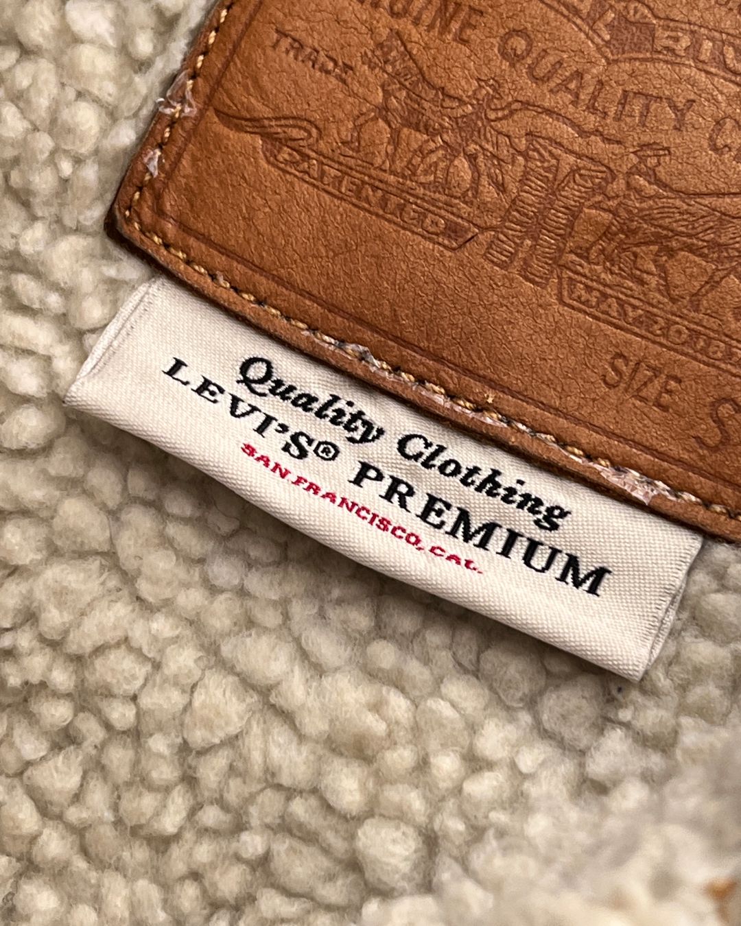 PREMIUM SHERPA TRUCKER DENIM LEVI'S (S)