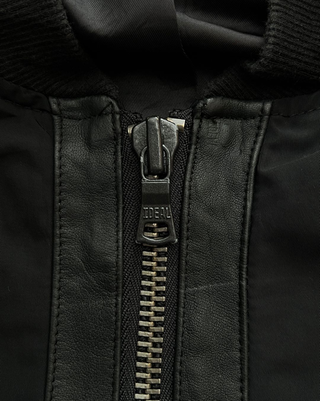 LEATHER BOMBER JACKET (S)