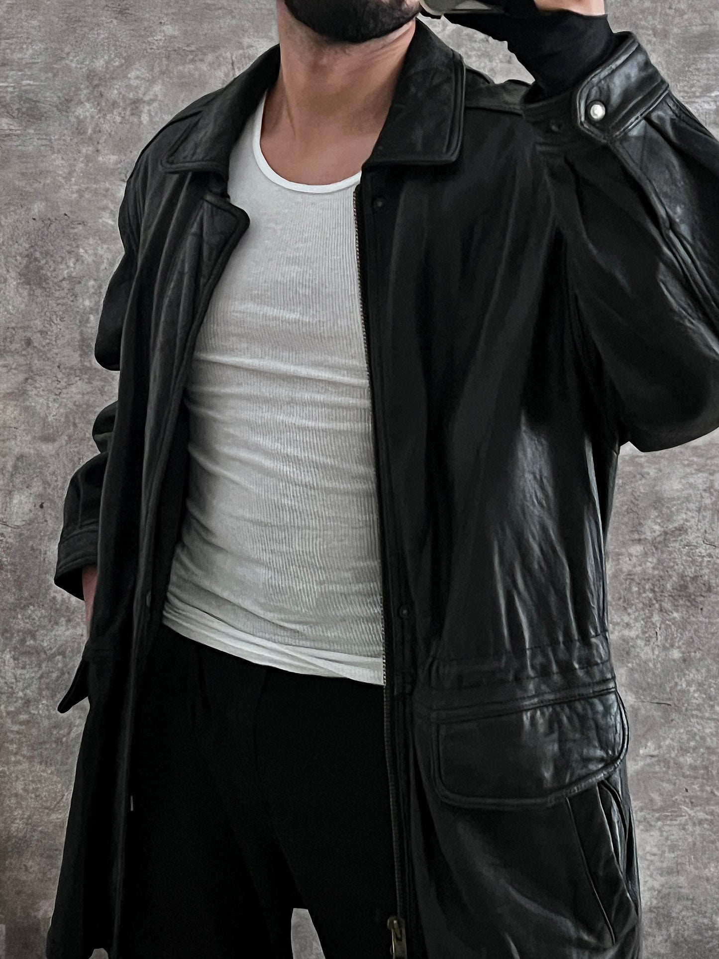 Gabardina de piel (XL)