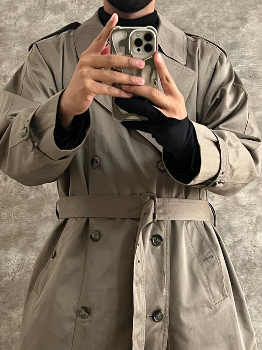 Gabardina London Fog, hecha en Korea (L)