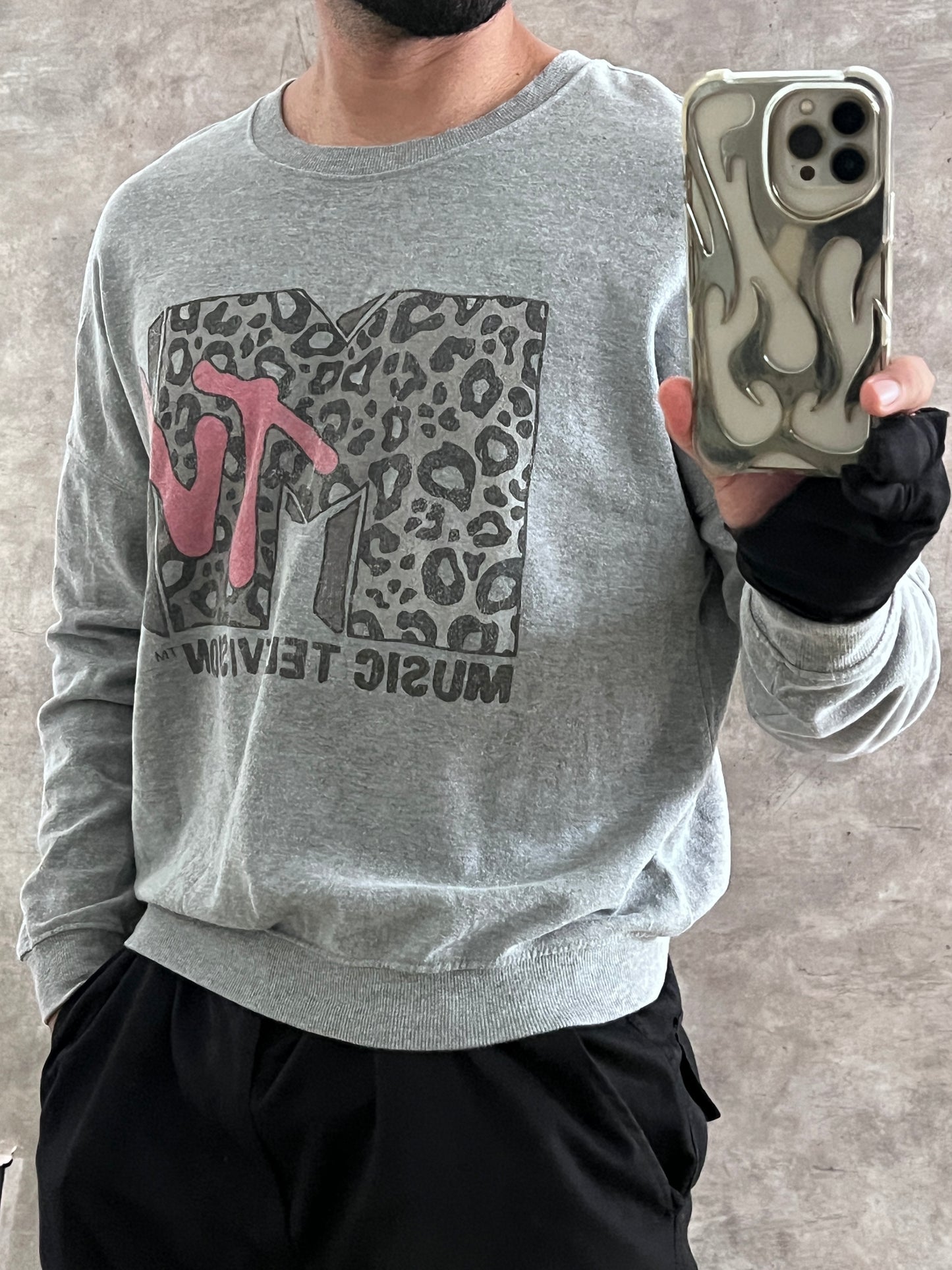 MTV sweater (M)