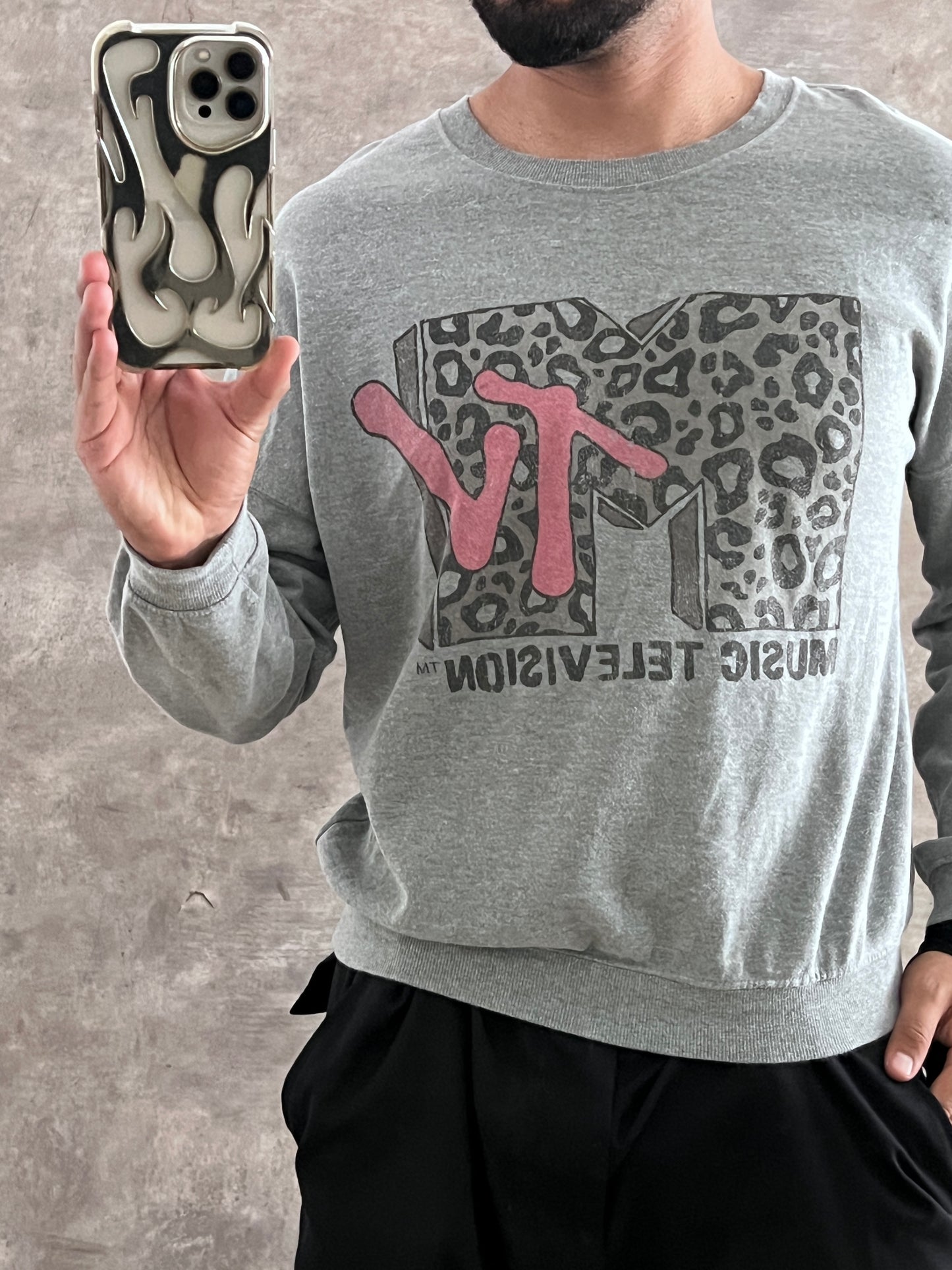 MTV sweater (M)