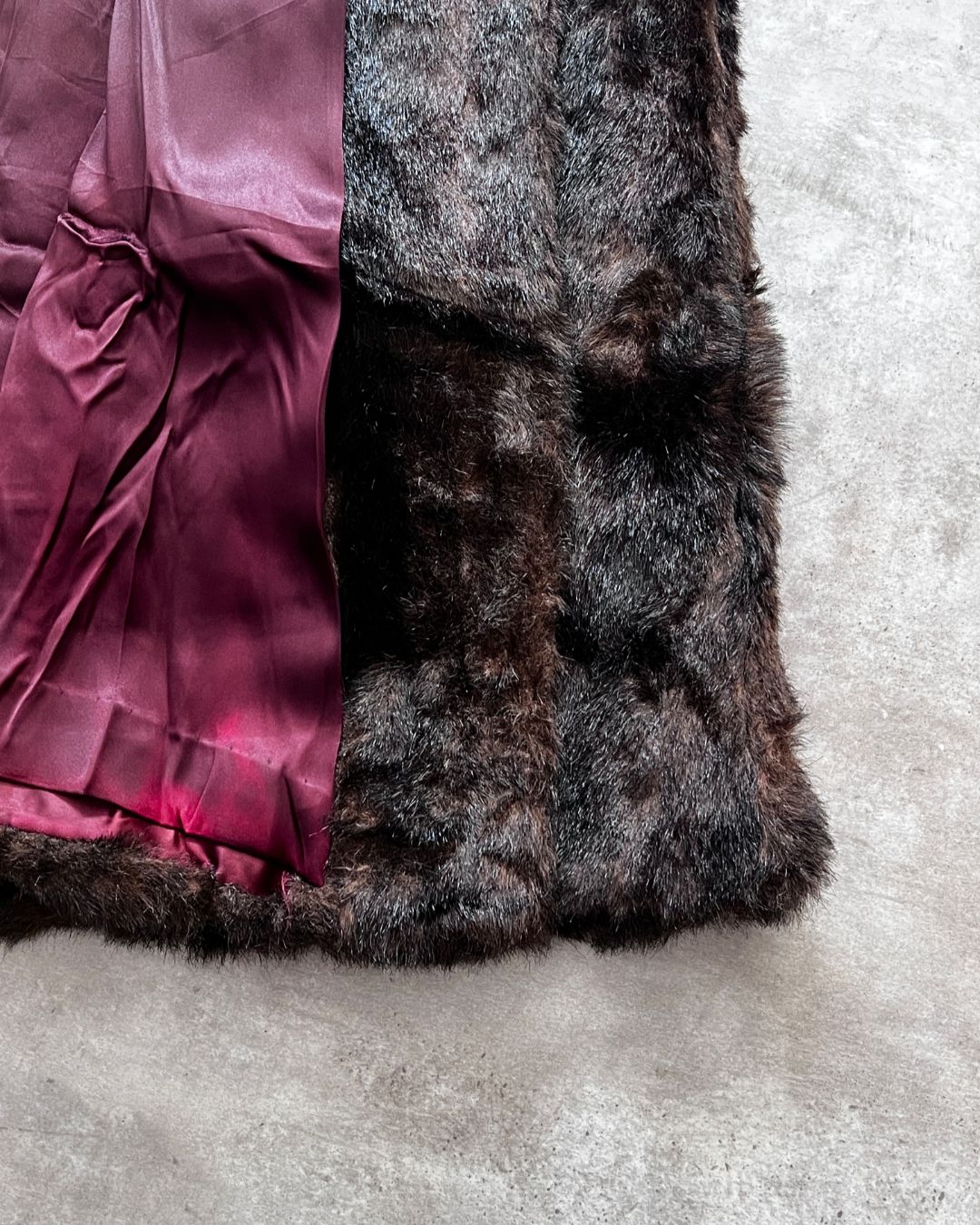 LUXE FAUX FUR COAT (M/L)