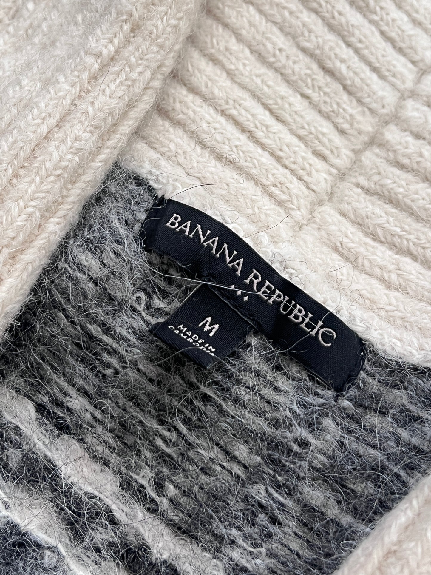 CARDIGAN BANANA REPUBLIC FEM (M)