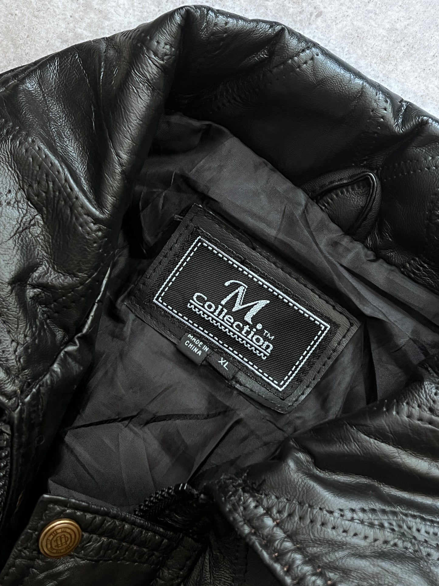 BOMBER LEATHER JACKET (XL)