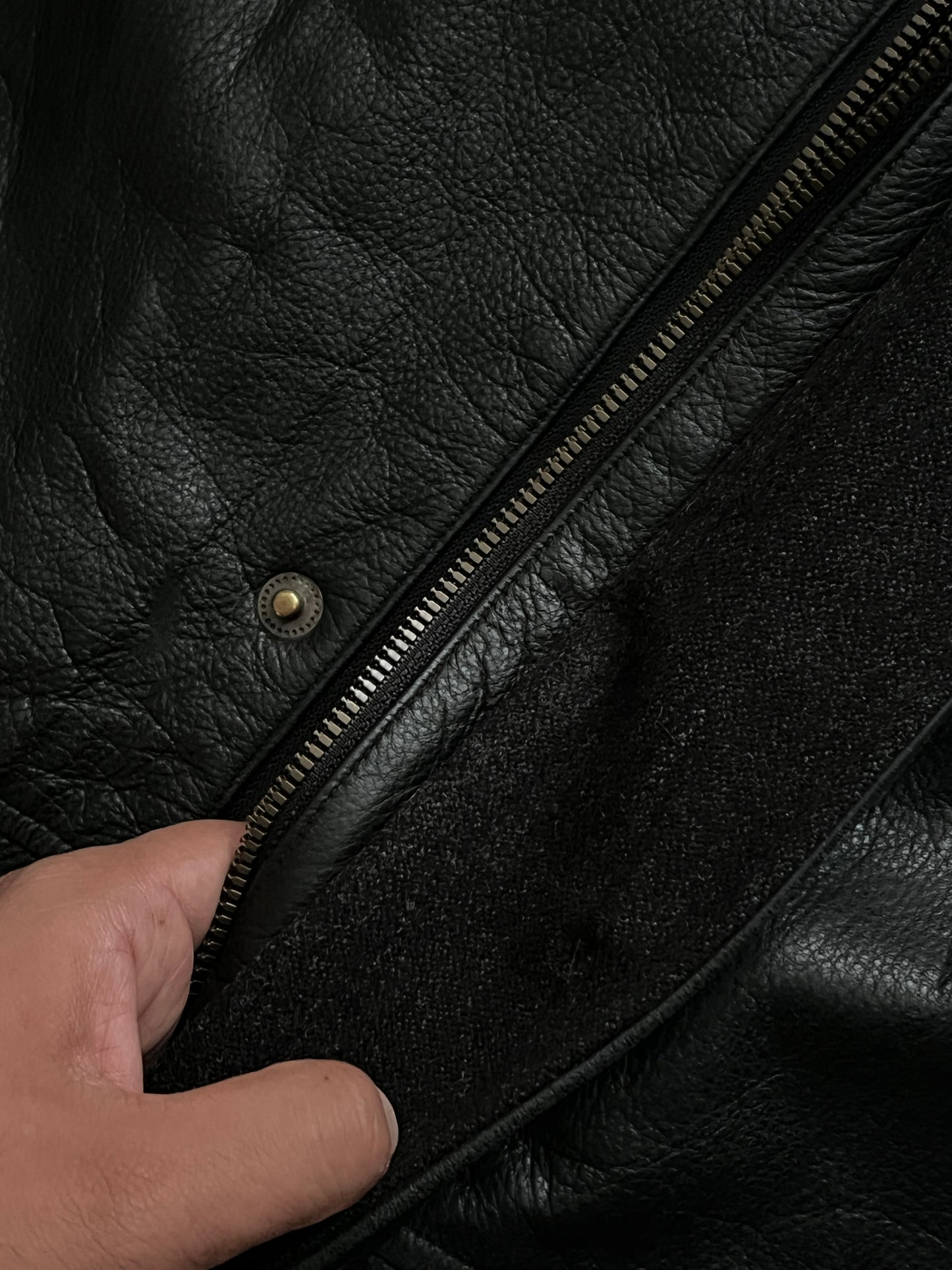 LEATHER JACKET BLACK (L)