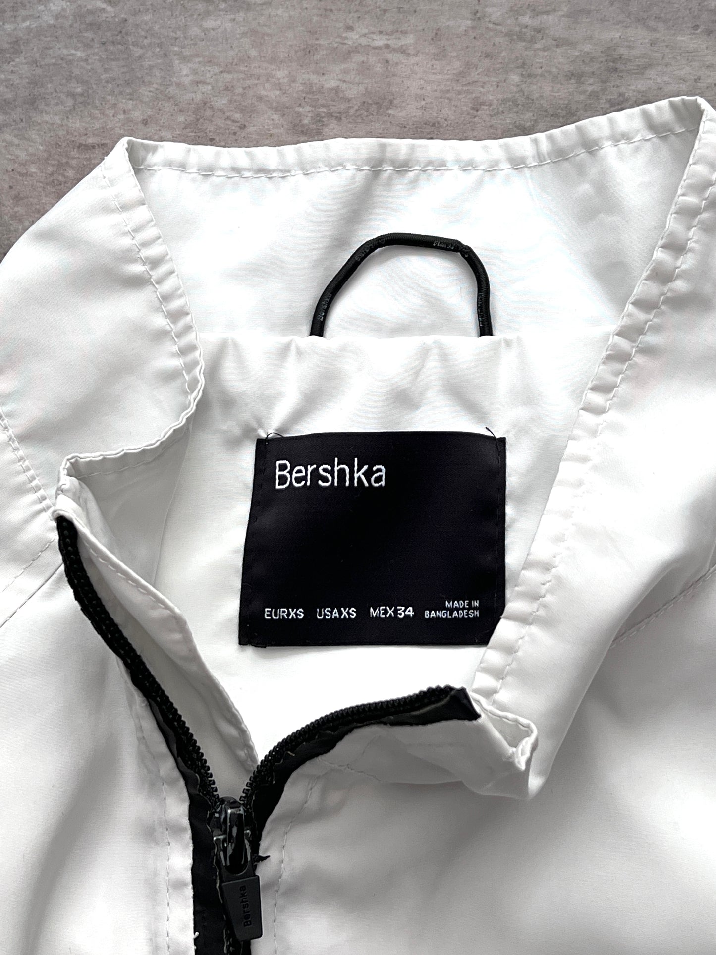 WINDBREAKER BERSHKA (S)