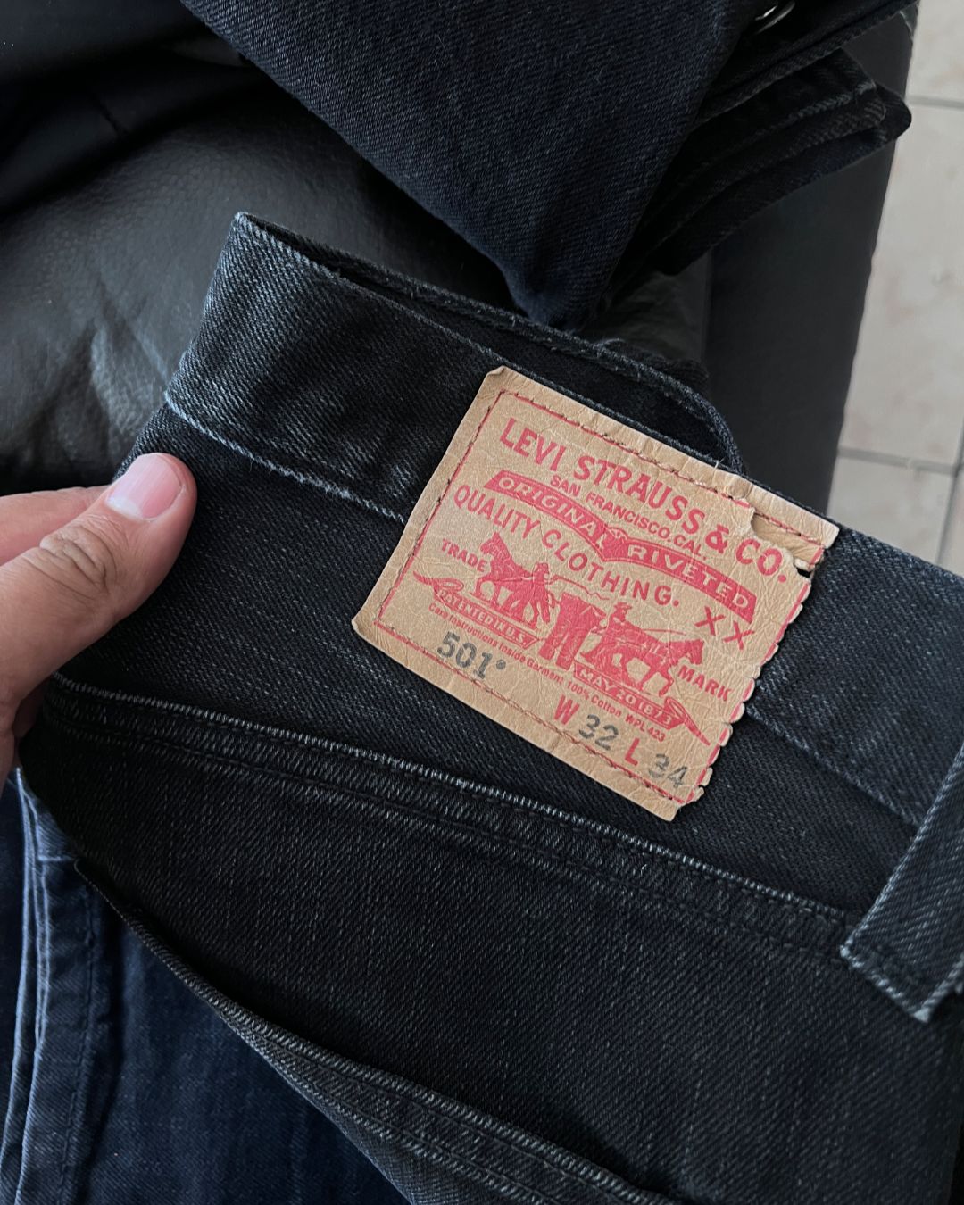 BLACK JEANS LEVIS 501 (32X34)