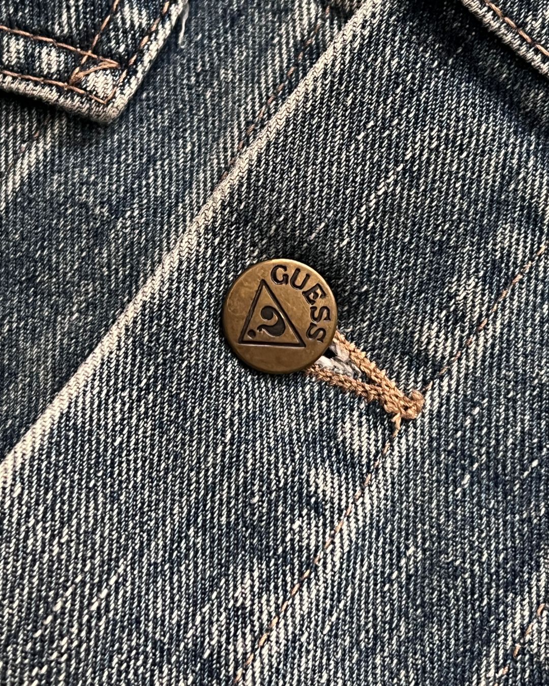 GUESS DENIM JACKET (XS)