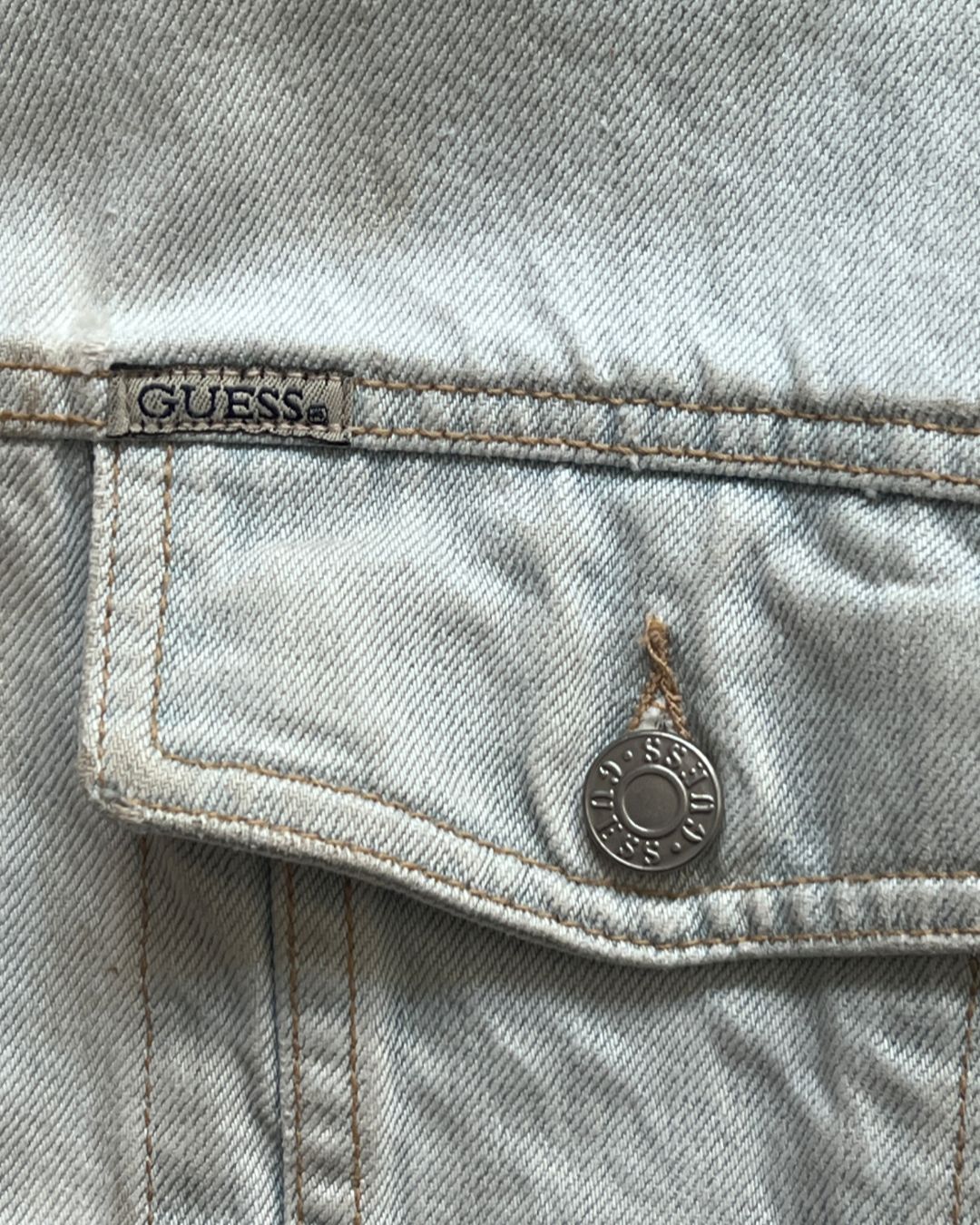 GUESS DENIM JACKET (XL)