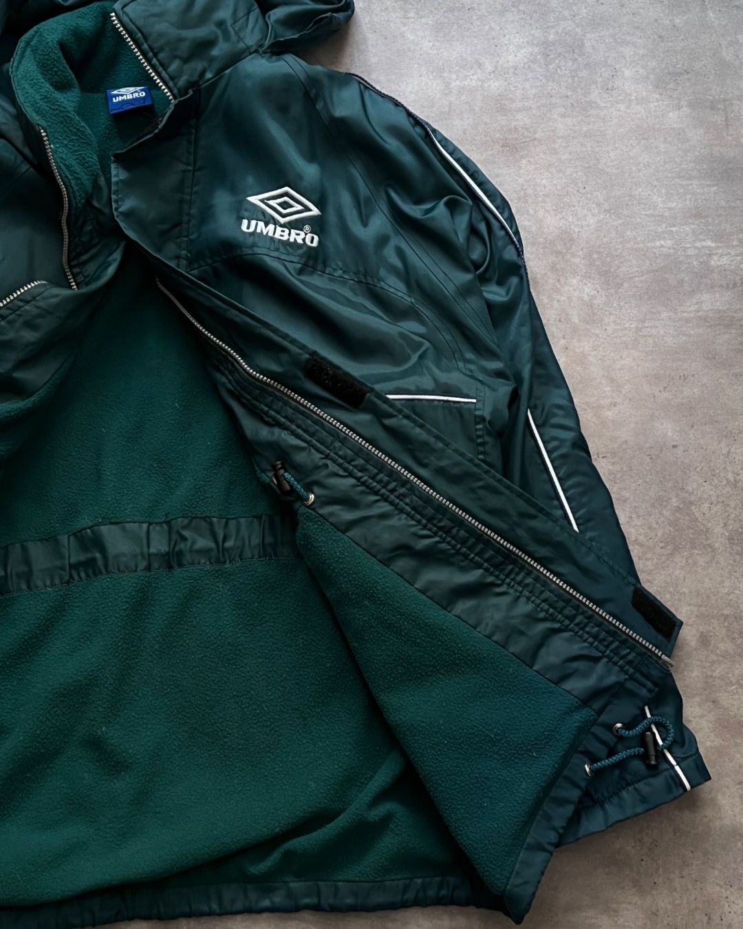 VINTAGE UMBRO JACKET (L)