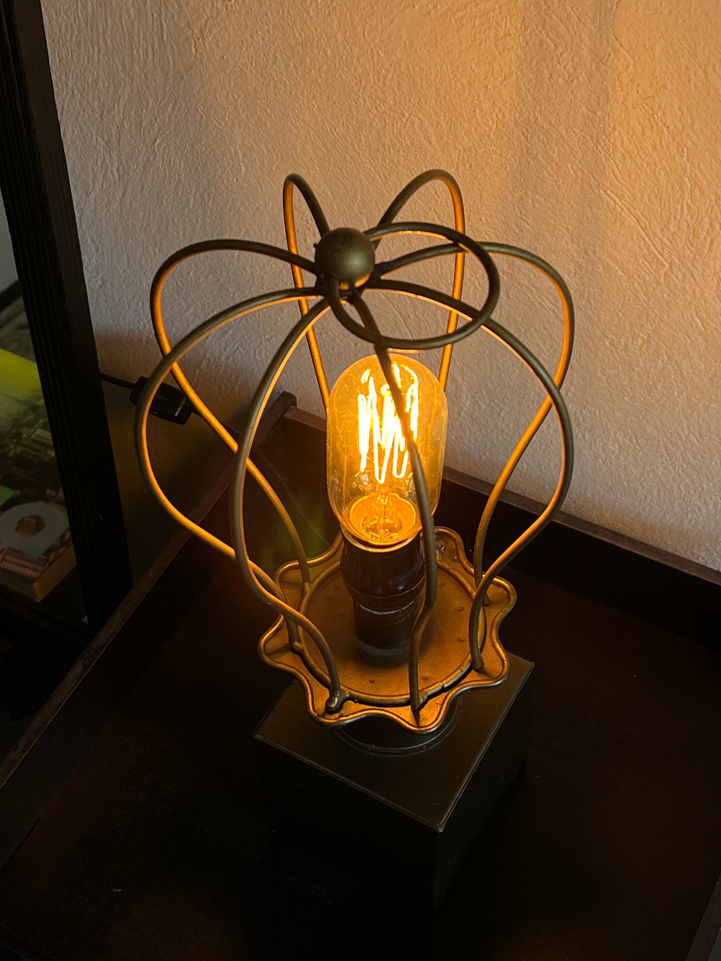 Vintage Metal Night Lamp / Apartment