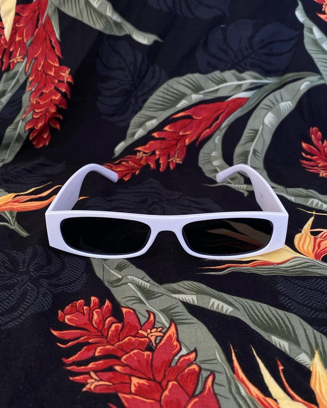 Gafas blancas micas oscuras