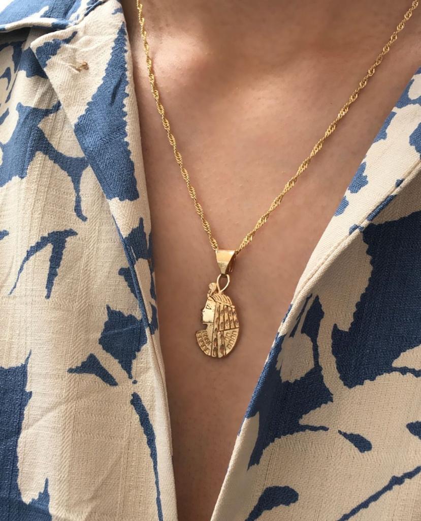 Perfil Egipcio de Oro