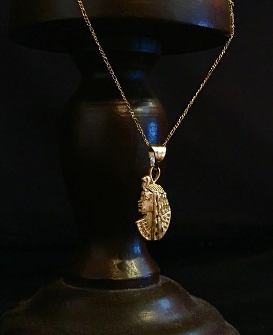 Perfil Egipcio de Oro