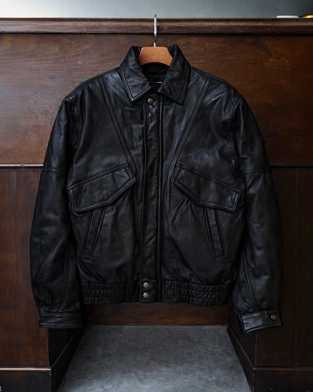 BOMBER LEATHER JACKET (M)