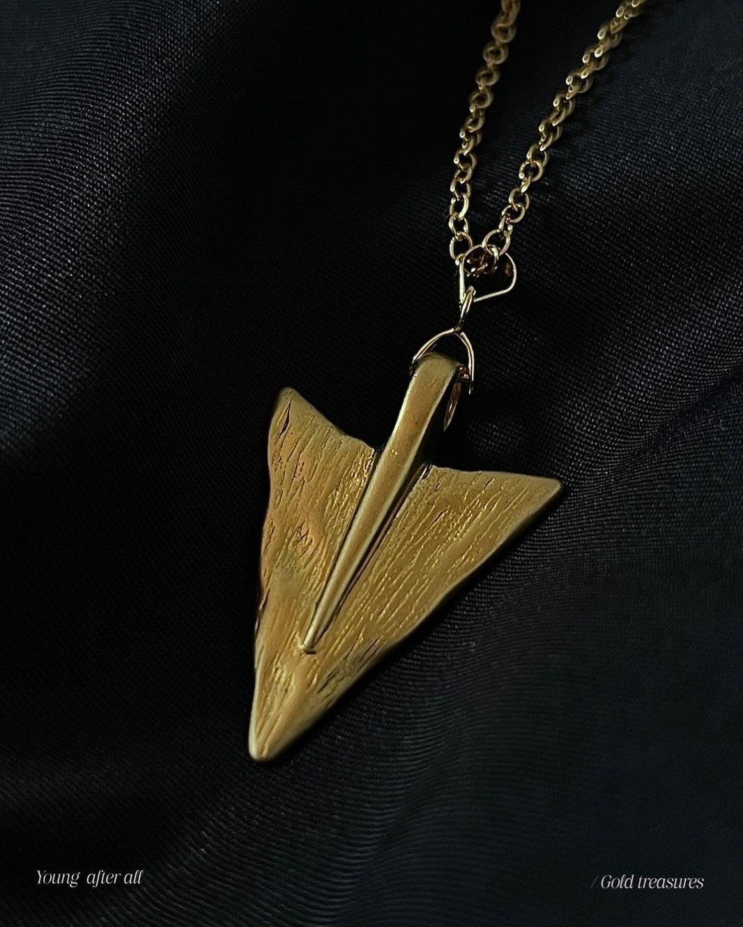 Arrow / Gold treasures