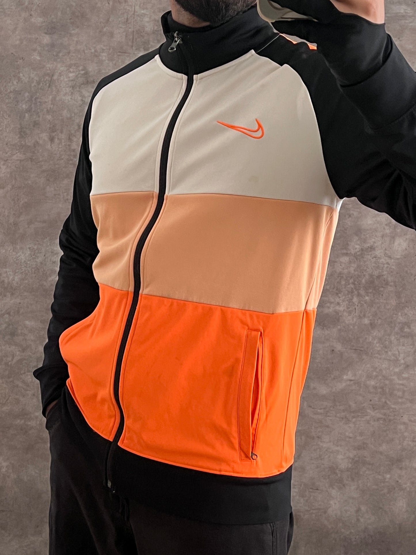 NIKE SWEATER (L)