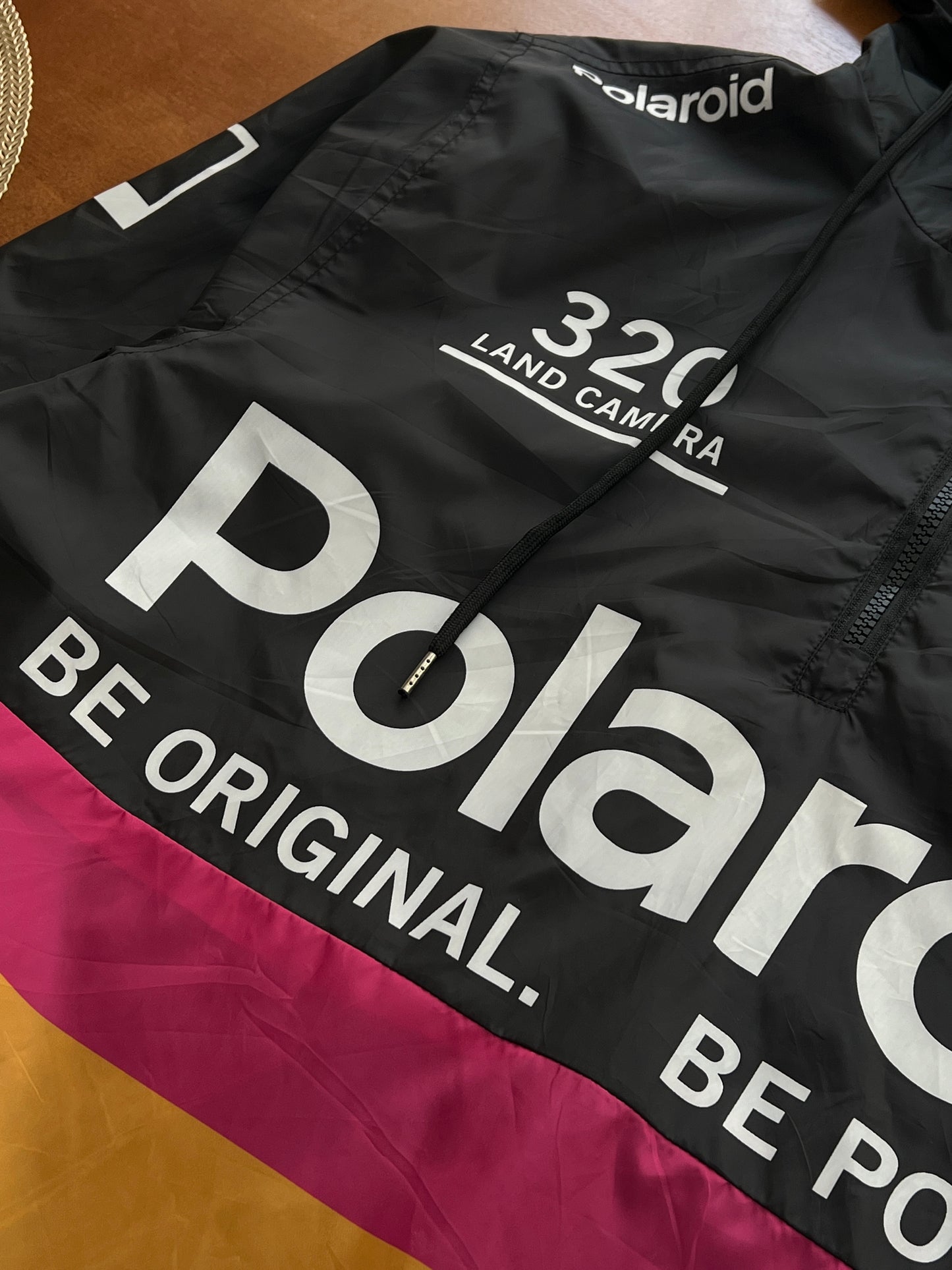 Polaroid wind breaker