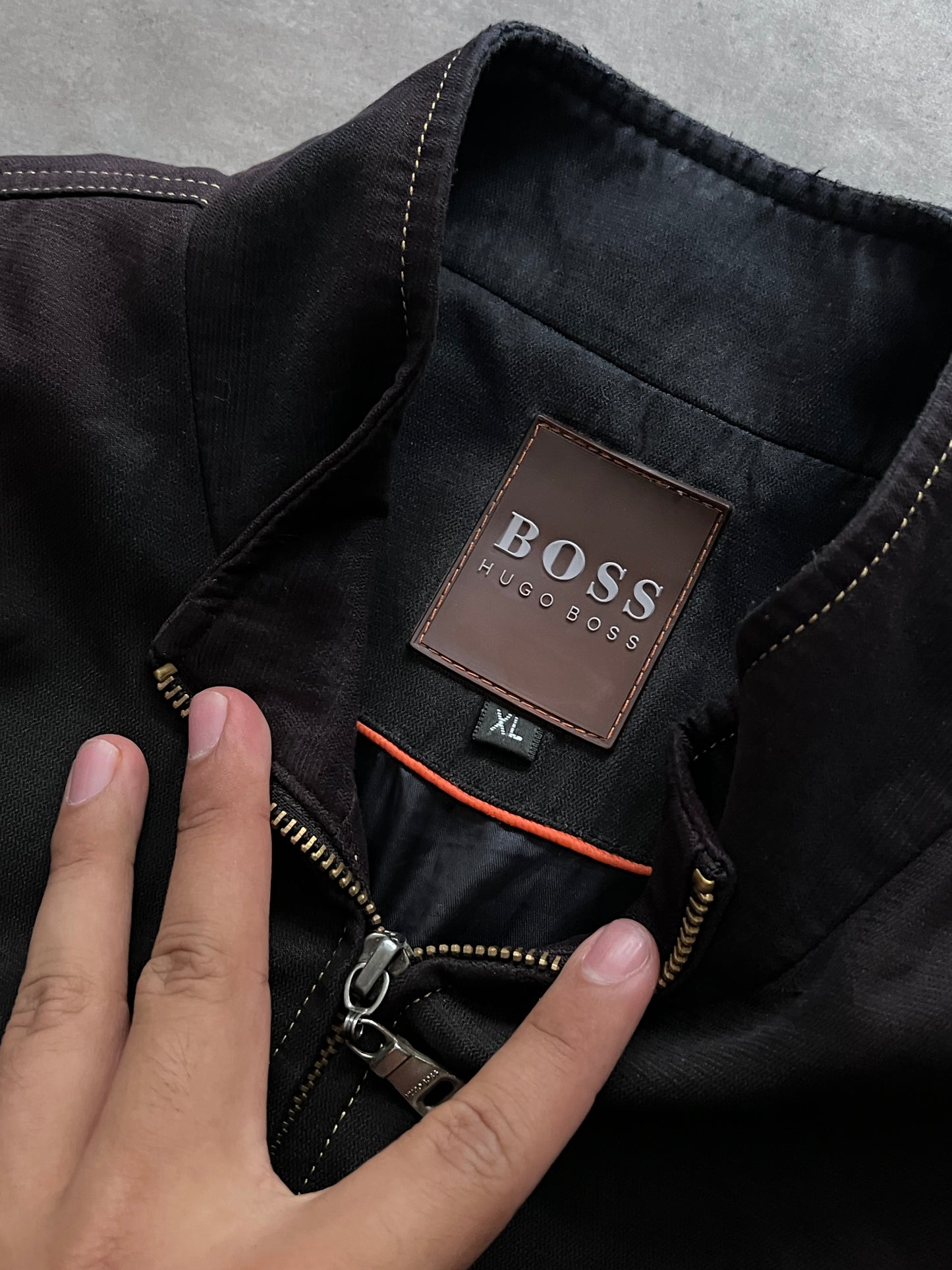 HUGO BOSS JACKET (L)