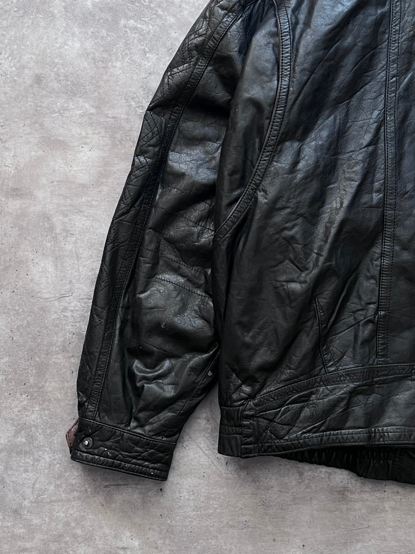 VINTAGE LEATHER JACKET (XL)
