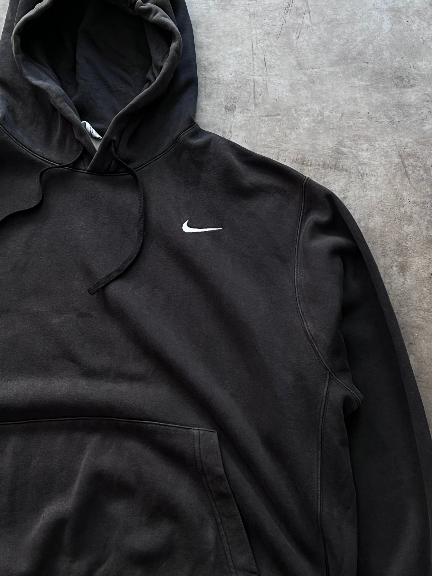 VINTAGE NIKE HOODIE (2XL)