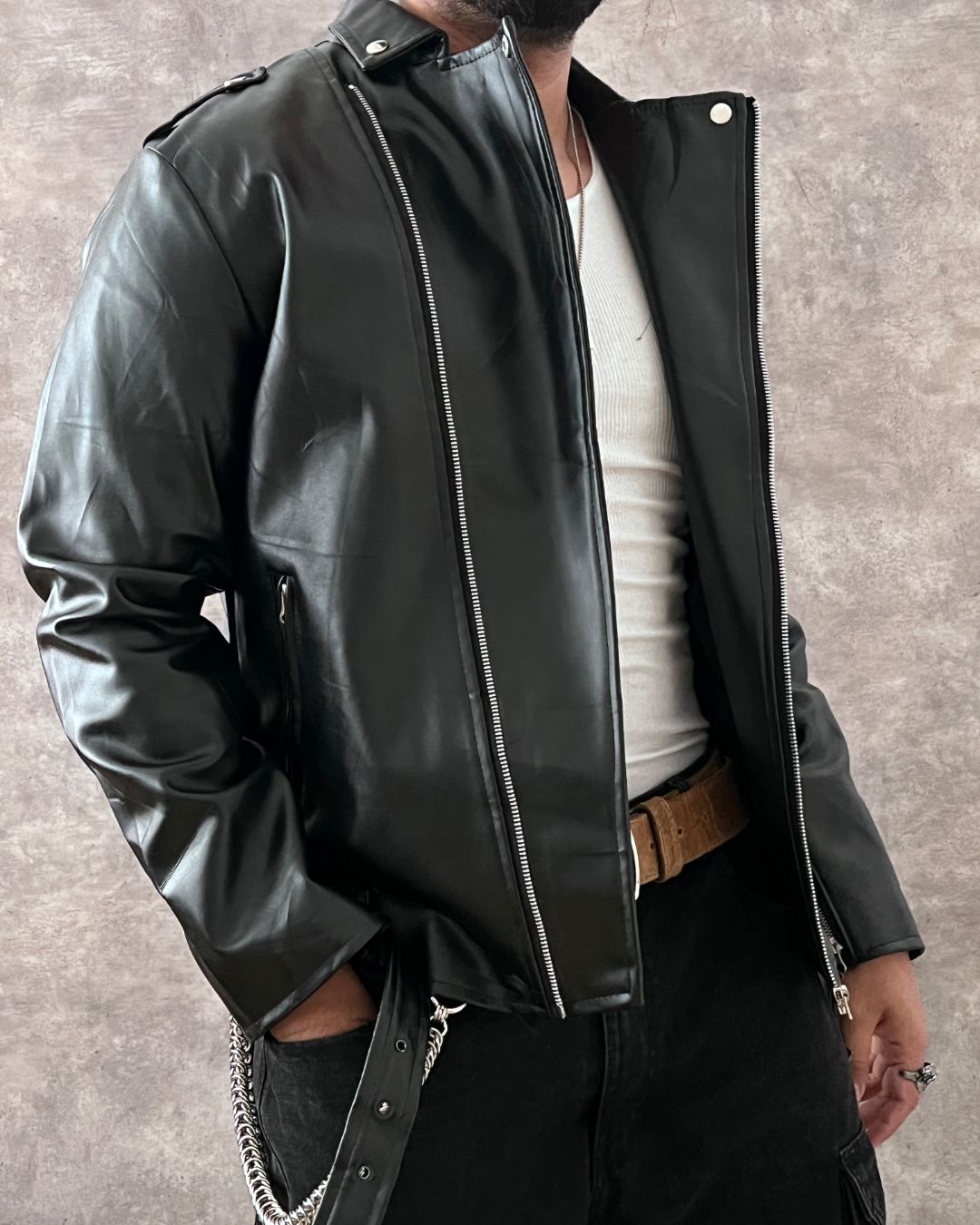 FAUX LEATHER JACKET (M)