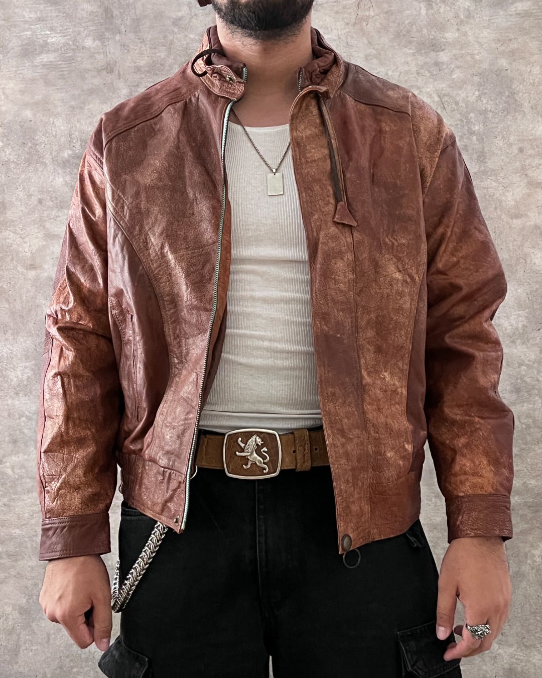 LEATHER BOMBER JACKET. (M)