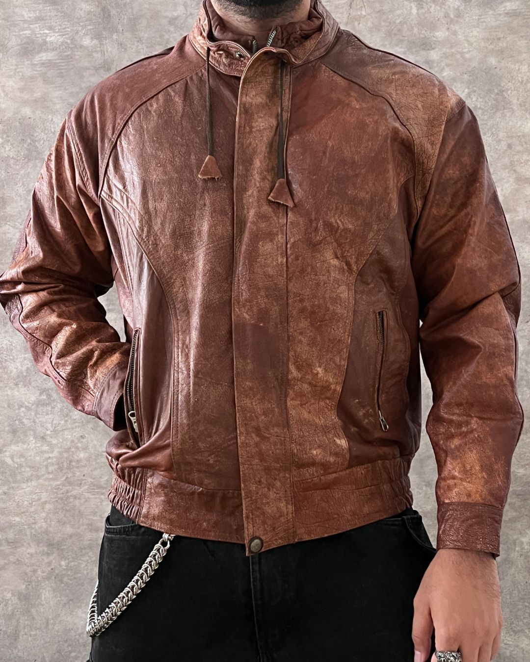 LEATHER BOMBER JACKET. (M)