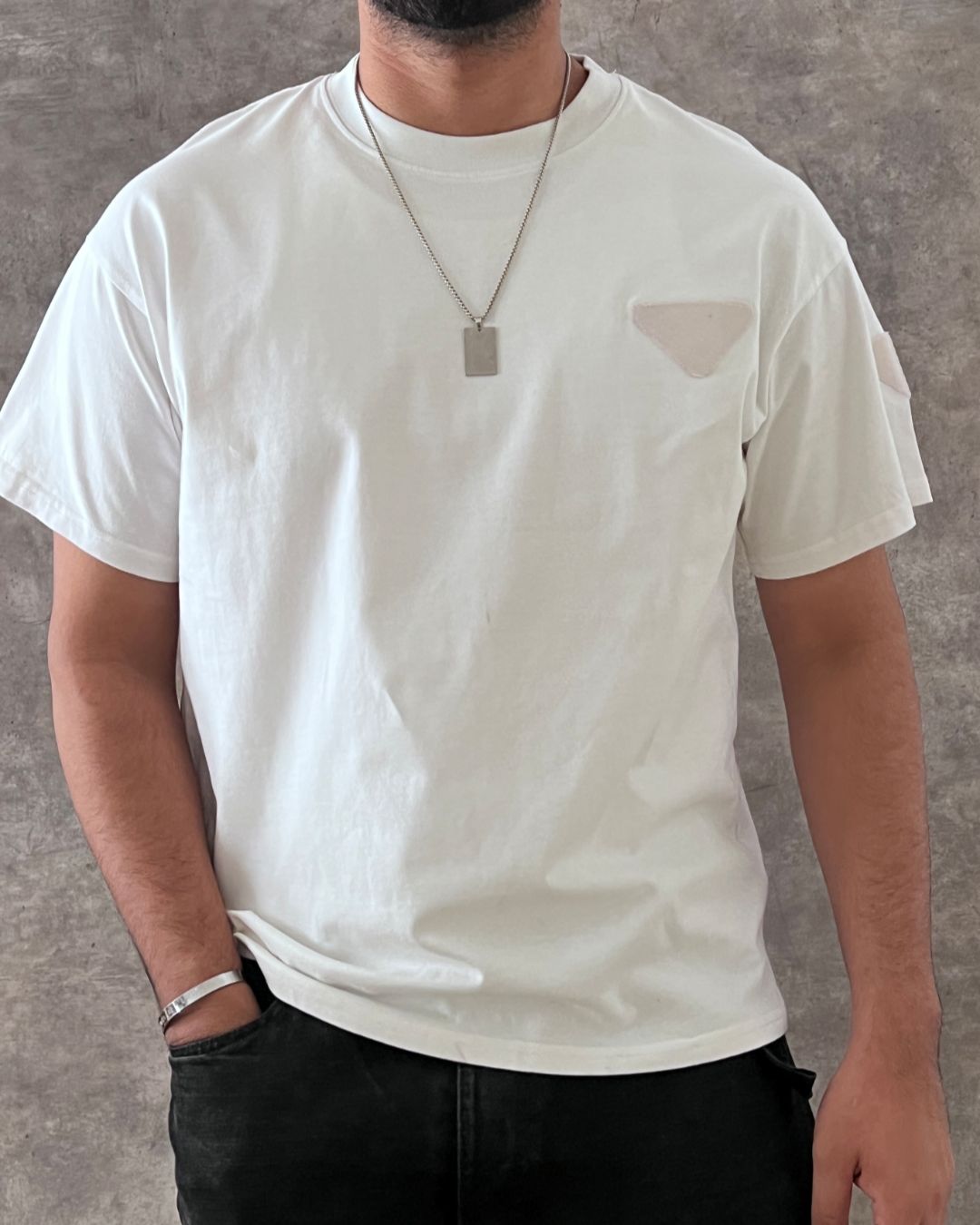 WHITE TEE PREMIUM (L)